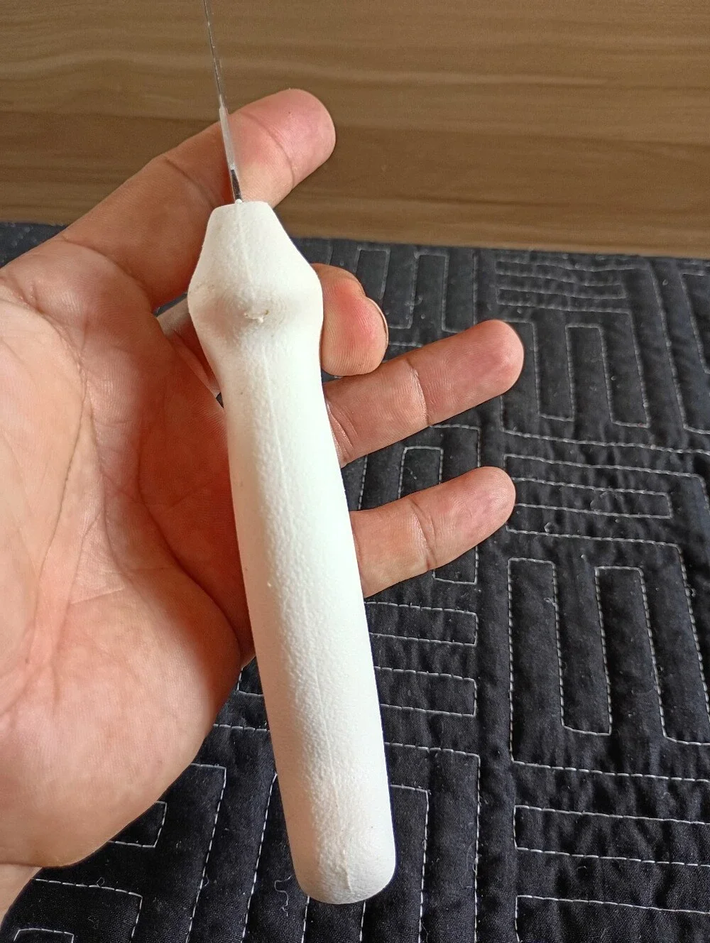 White Serrated Bread Knife with Comfortable Handle